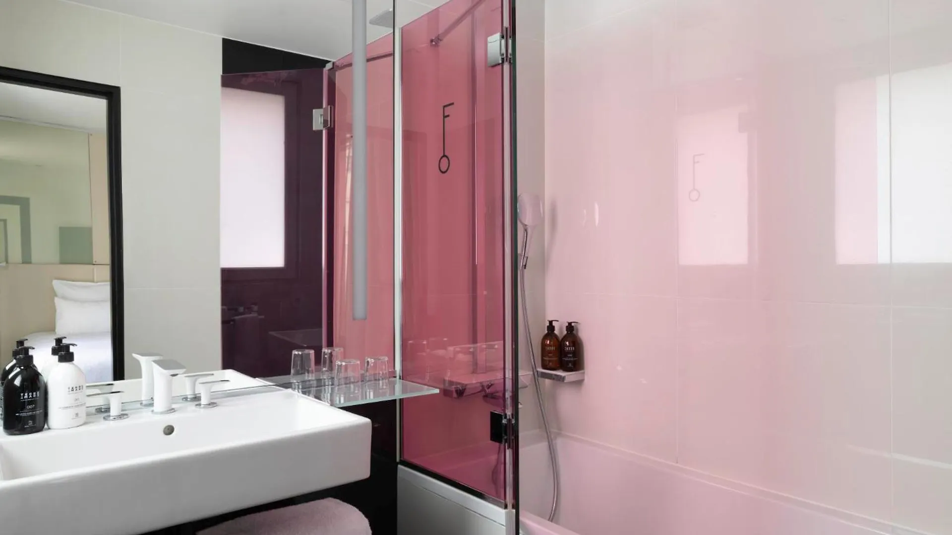 Hotel Felicien & Spa Paris 4*,