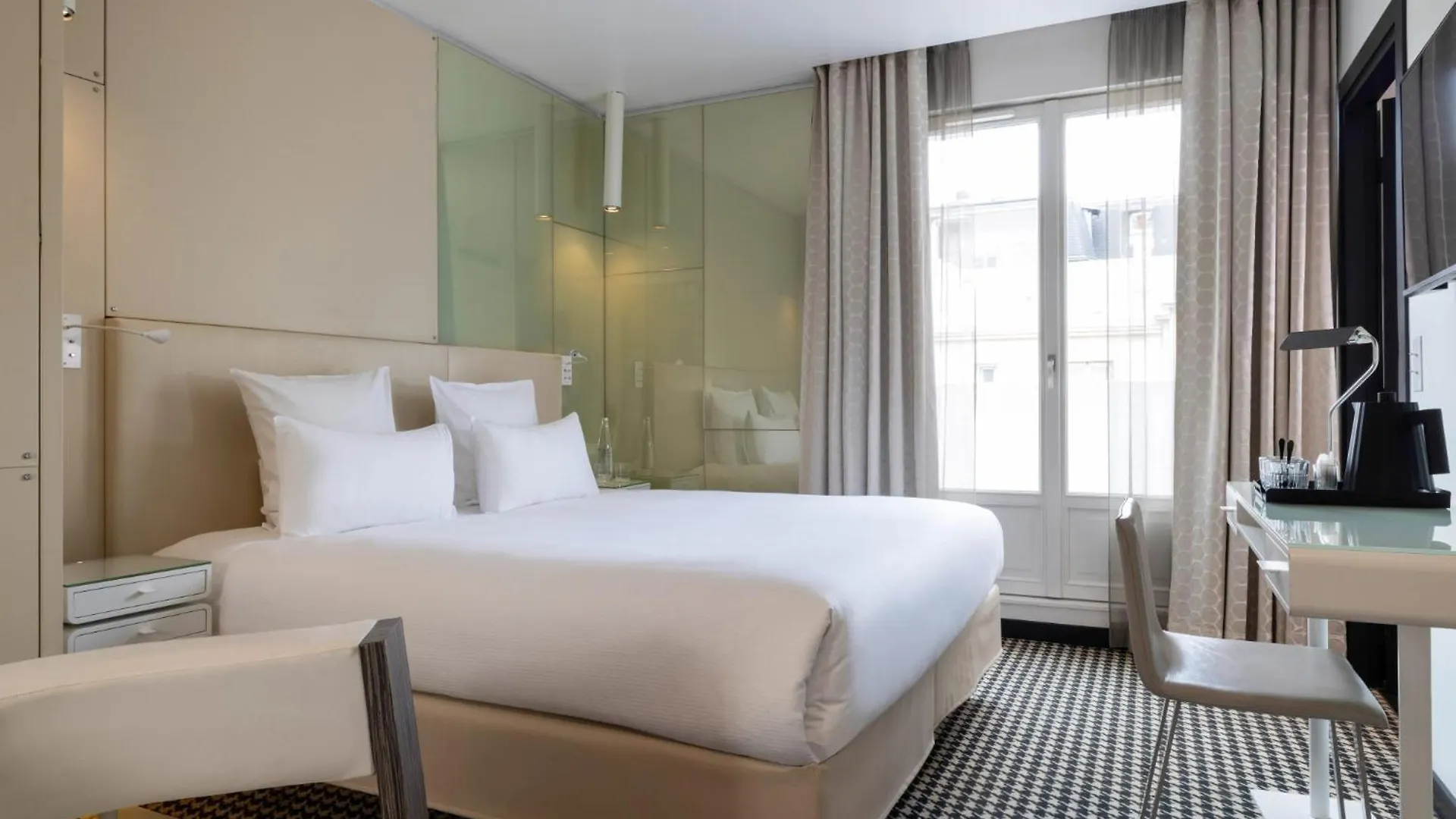 Hotel Felicien & Spa Paris 4*,