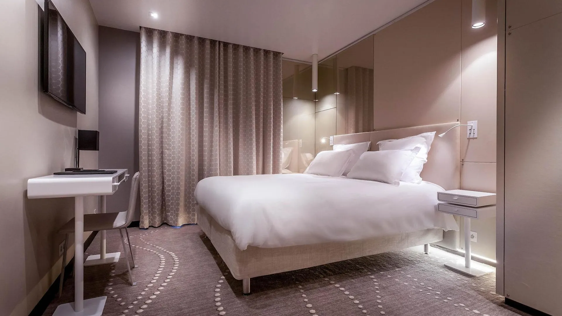 Hotel Felicien & Spa Paris 4*,